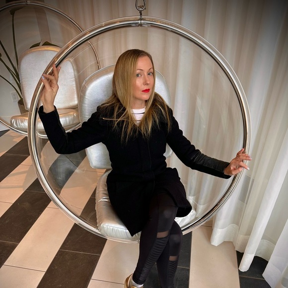 Meet your Posher, Alicia - Picture 1 of 1